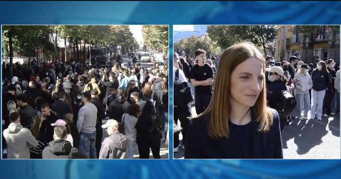 Koçeku nga protesta: Duhet reformim i partive, PS ka nevojë për zëra kritikë. “JO” dhunës ndaj rinisë!